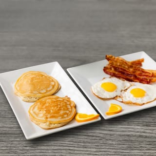 Dos huevos con panque