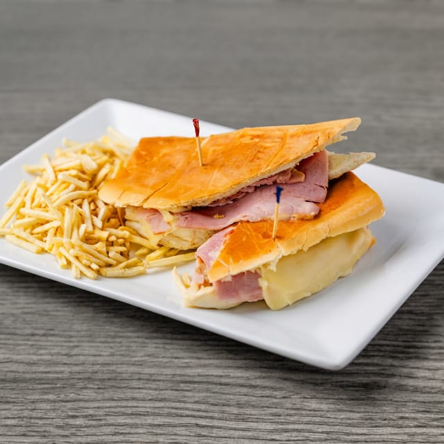 Sándwich de Jamón y Queso.