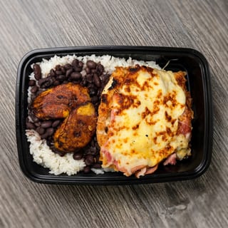 Milanesa de Pollo Bowl with white rice, black beans & 2 sweet plantains
