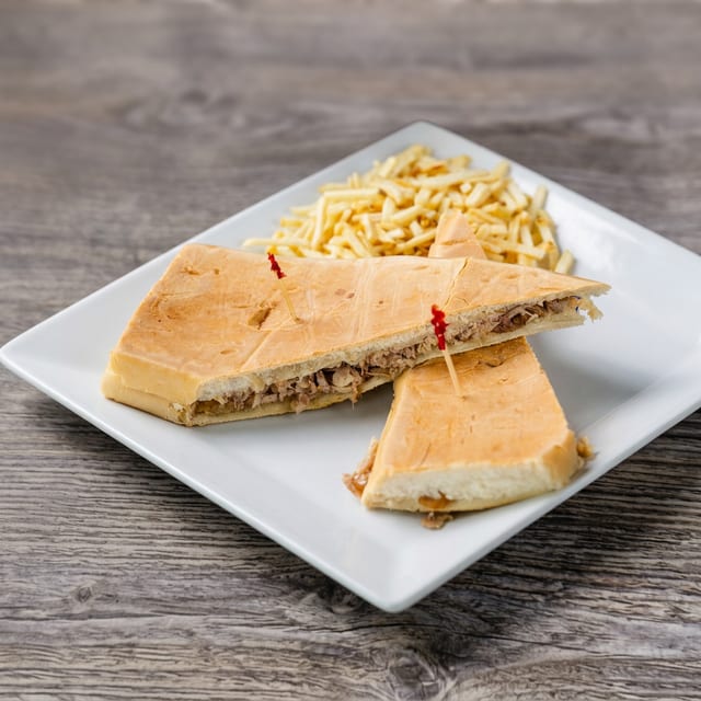 Pan Con Lechón.