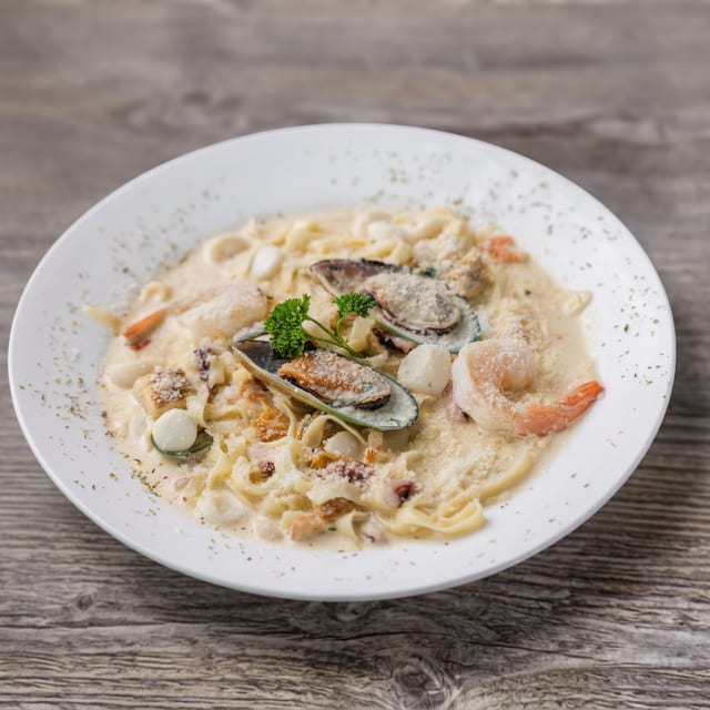 Fetuccini De Mariscos.
